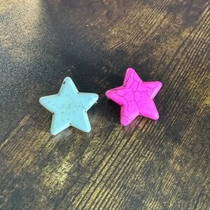 Star-Shaped Pink and White Brooch Set
